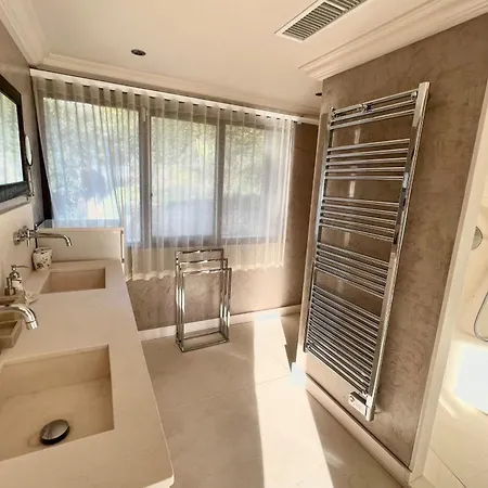 Golfe-juan - 10 People - Private Pool - Parking * ヴァロリス